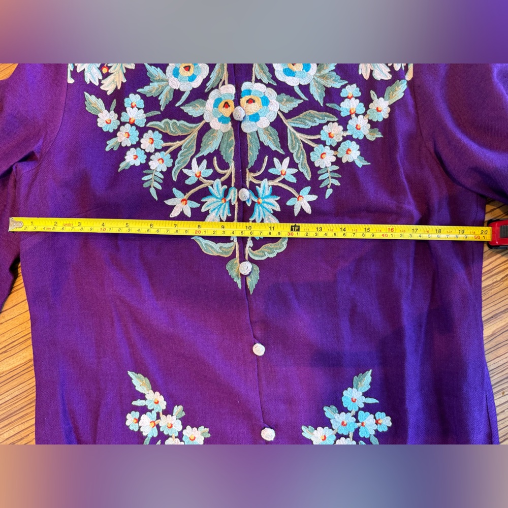 Vintage purple hand embroidered robe style button-up dress - Picture 10 of 12